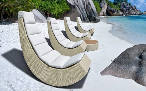 A Cool Outdoor Lounge Chair for Small Spaces