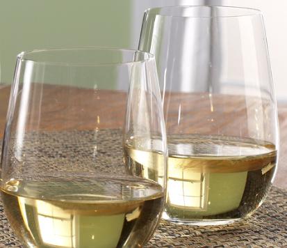 Wine Tumblers – A Good Way to Avoid Stemware Spills