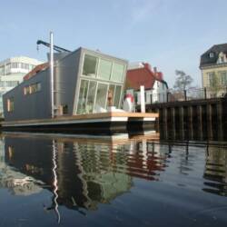 Silberfisch : Extreme Modern Houseboat Concept