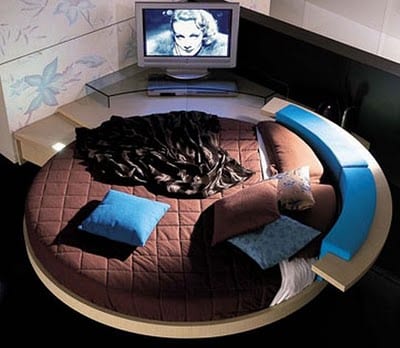 10 Of The Coolest High-Tech Beds