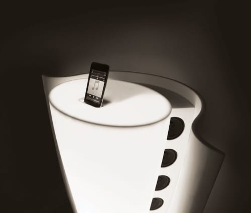 Horn iPod Loudspeaker by Shi Hyung Jeon