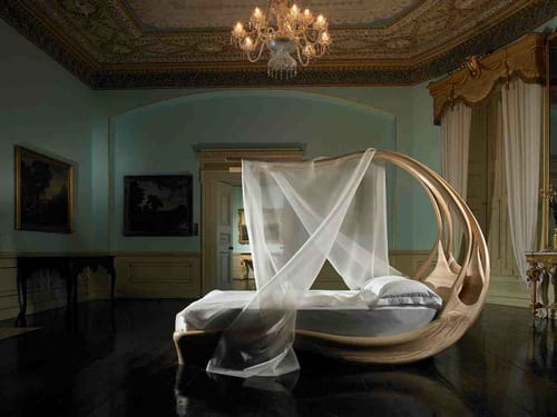 Sleep Tight: 10 Grand & Gorgeous Beds
