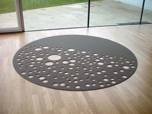 circle cutout rug