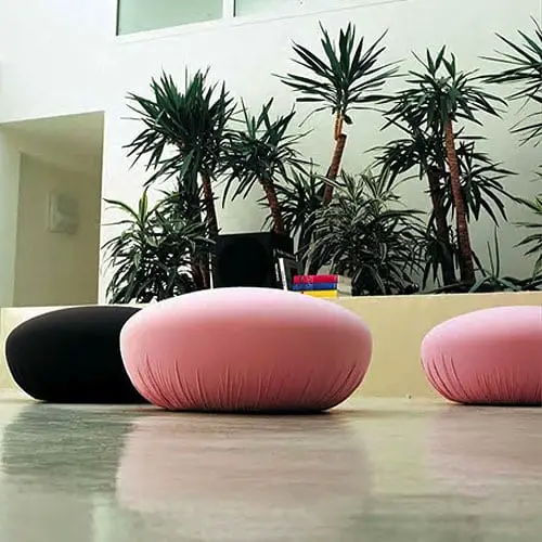 pink pouf