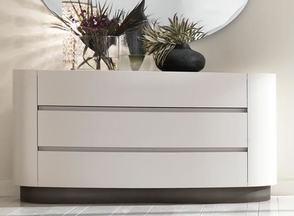 Bedroom Beauty: Mirto Chest of Drawers by Cantori