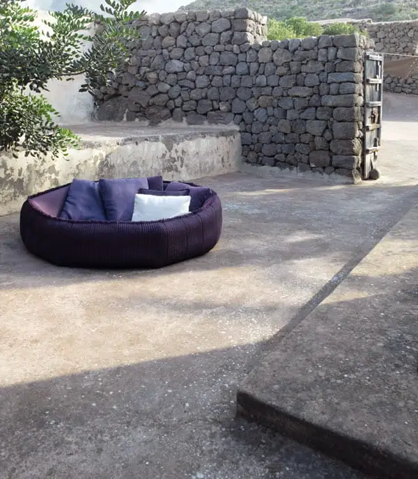 Ease Lounge Chair by Paola Lenti: Outdoor Comfort
