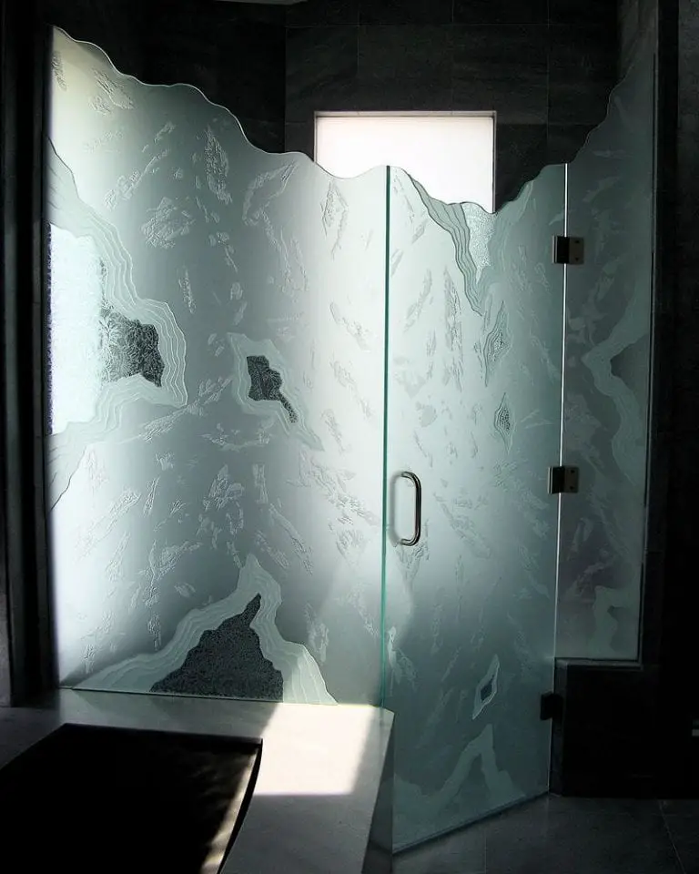 15 Decorative Glass Shower Doors Designs For A Bathroom