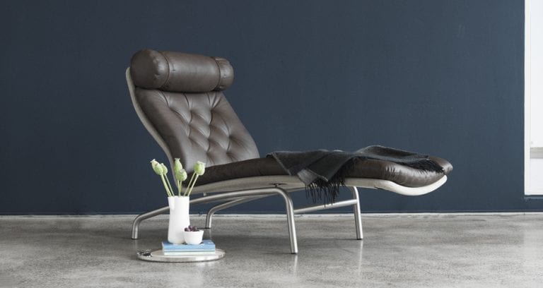 EJ 230 Modern Lounge Chair