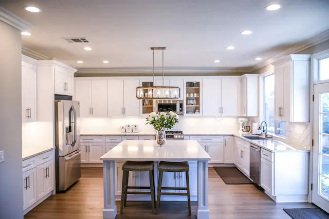 Stained vs. Painted Cabinets: Which is Better for your Kitchen