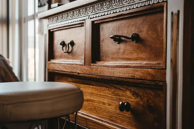 Vintage Furniture Hunting: Tips for Finding Hidden Gems